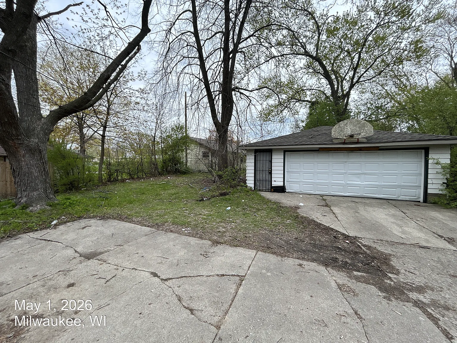 3 bed, 1060 sqft, $1,800 — Photo 2