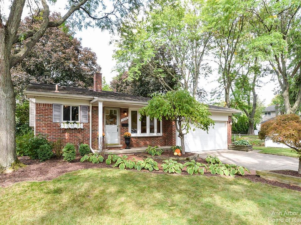 1st image of 40906 Greenbriar Ln