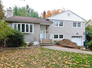 122 Spring Valley Rd, Park Ridge, NJ 07656