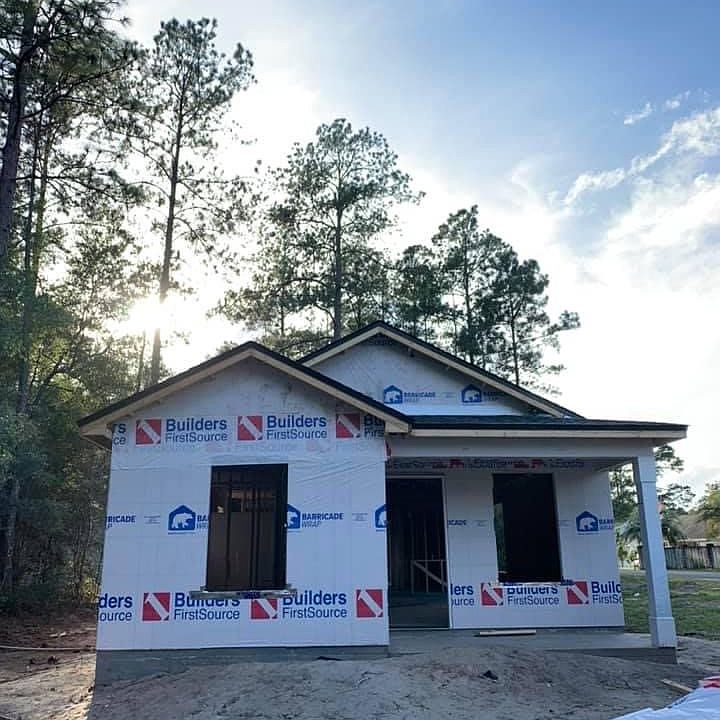 1st image of Lance Ln