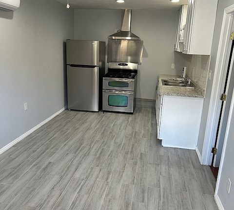 4th image of 20850 Lycoming St