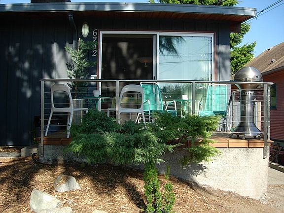 Side Patio Facing 21st