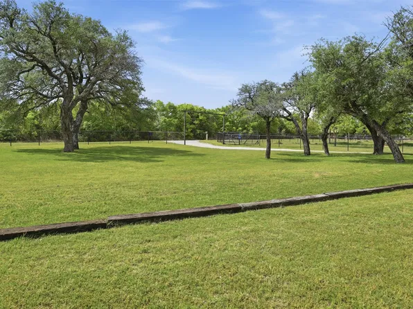 591 McFarland Ln, Weatherford, TX 76088