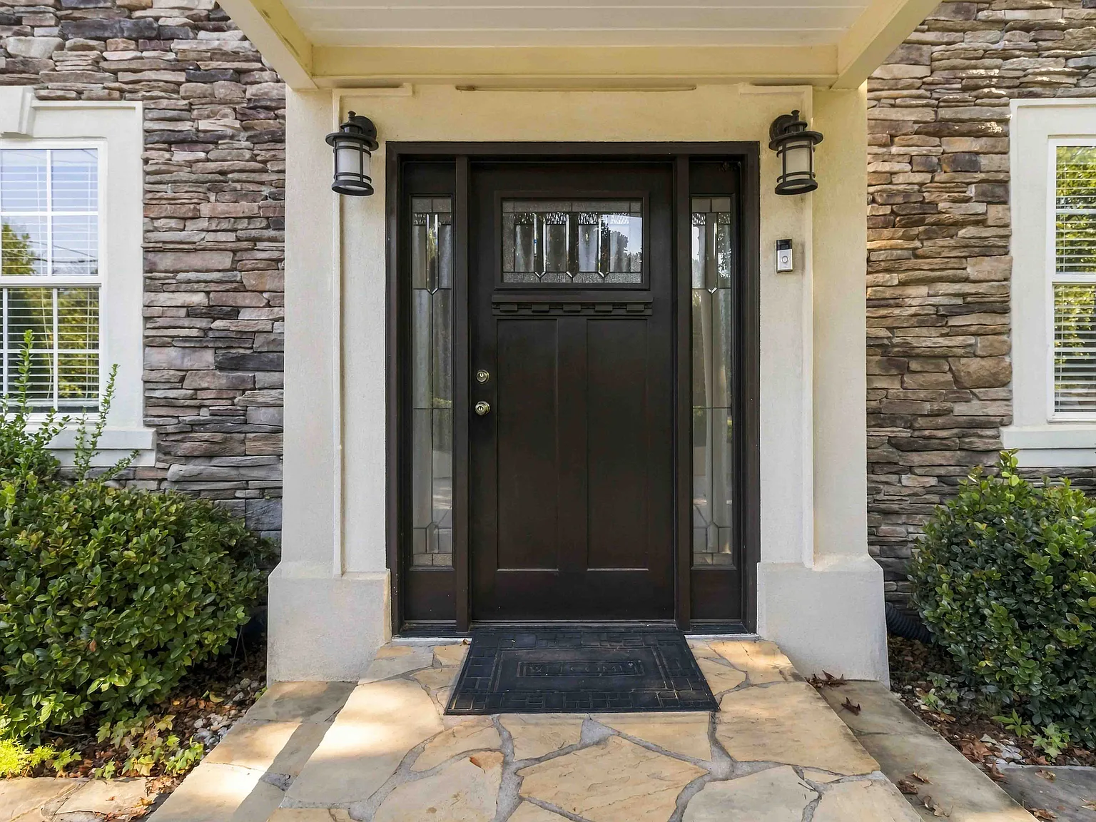 5 bed, 2836 sqft, $2,999 — Photo 3