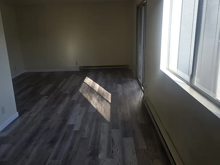 182 Molly St #6 — Photo 3
