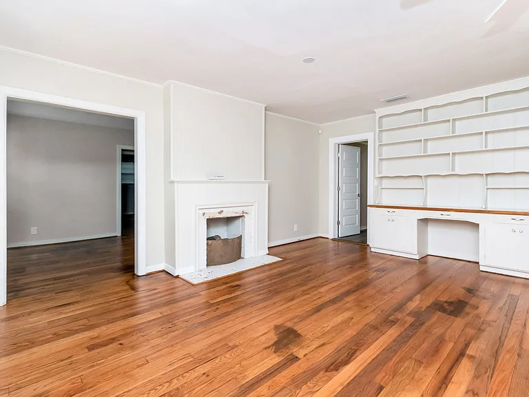 4904 Auburn Dr N — Photo 10