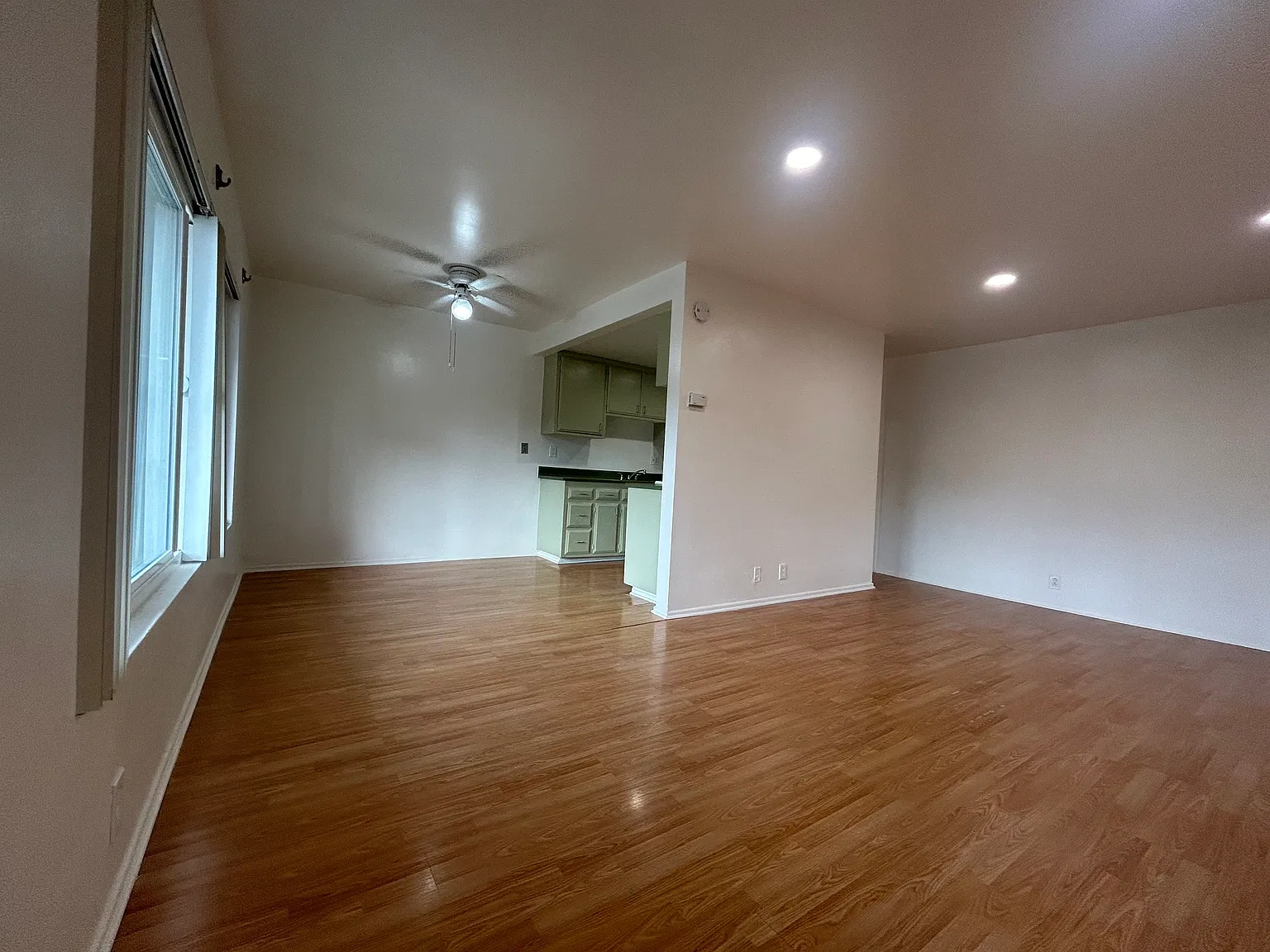 554 Greenbrier Dr — Photo 4