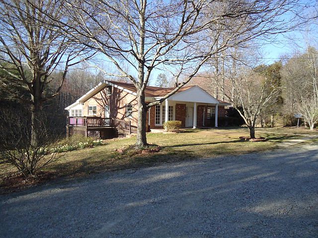 2nd image of 204 Pineview Rd