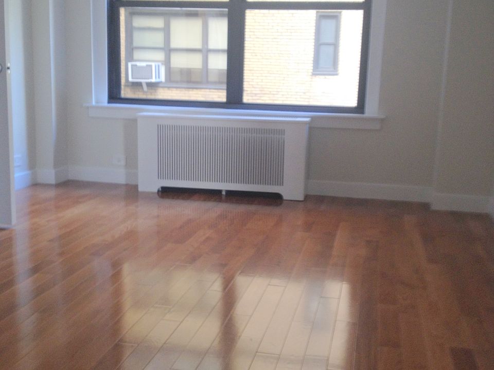 2nd image of 400 E 58th St APT 8B