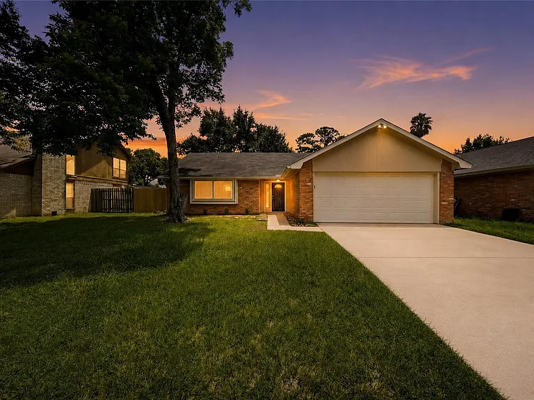 16310 Emberwood Dr — Photo 1