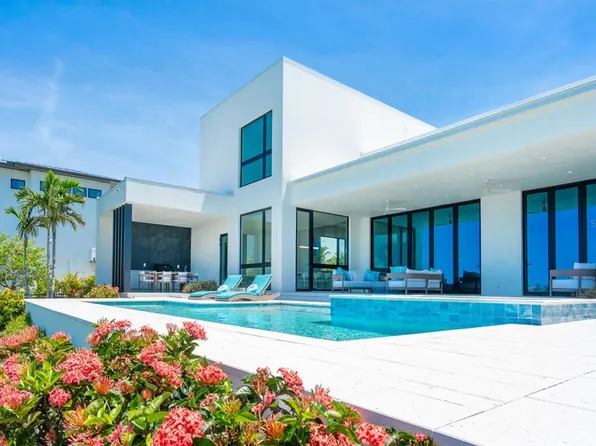 622 Bayshore Dr, Osprey, FL 34229