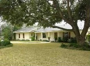 1000 Garraty Rd, Terrell Hills, TX 78209