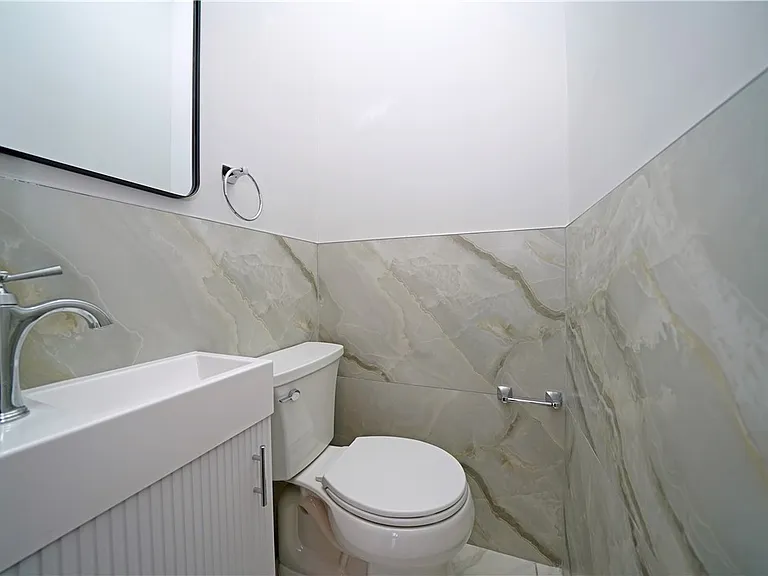 184 N Main St #207 — Photo 13