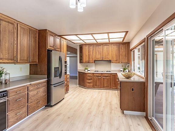 5th image of 20356 Williamsburg Ln