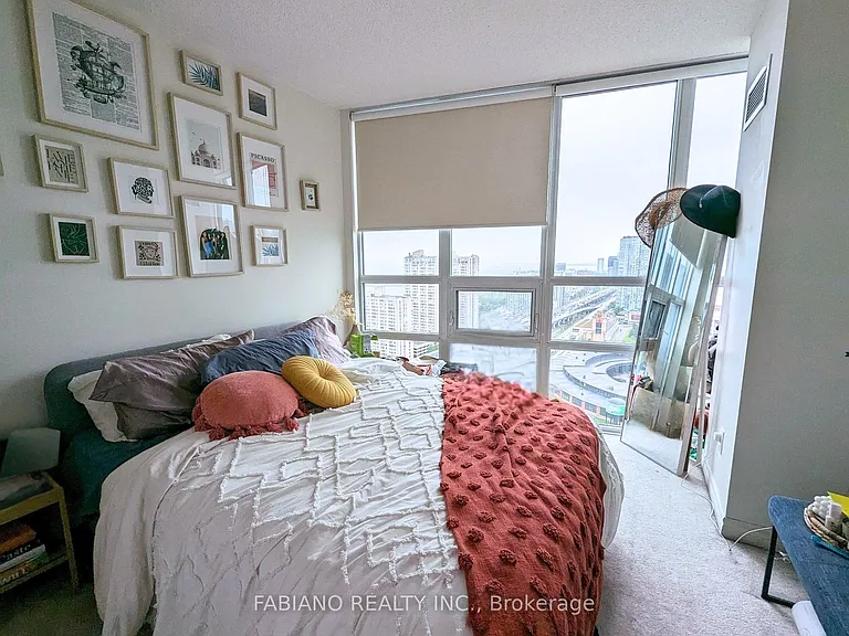 19 Grand Trunk Cres #3302 — Photo 12