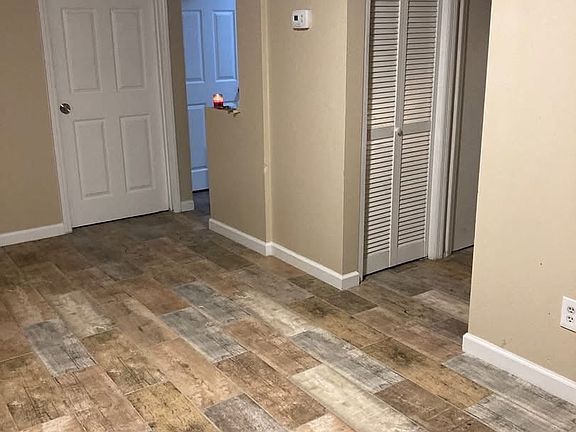 3rd image of 846 Calderwood Hwy #3
