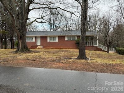 1235 27th Ave NE, Hickory, NC, 28601