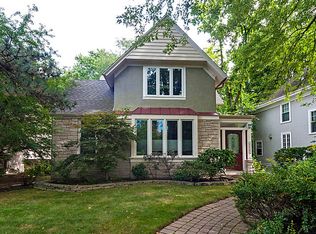 2609 Ridge Ave, Evanston, IL 60201