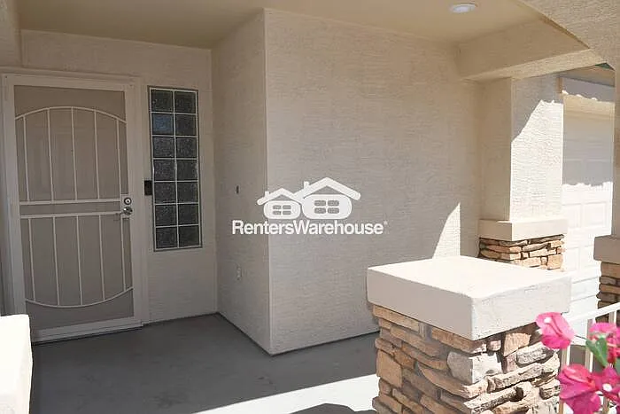 Building Photo - 4918 W Desert Dr