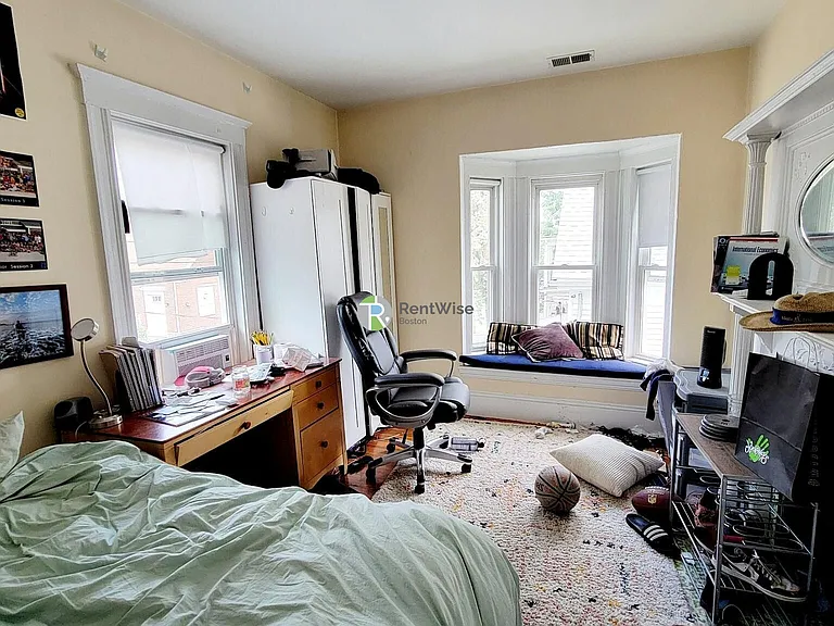 89 Winthrop St #2 — Photo 2