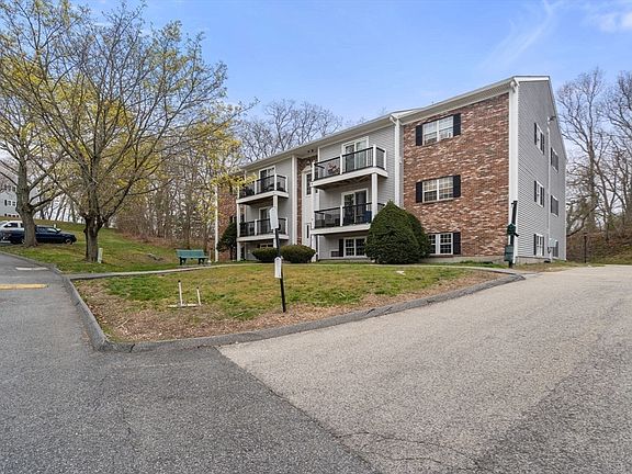 3rd image of 10 Chapel Hill Dr APT 3