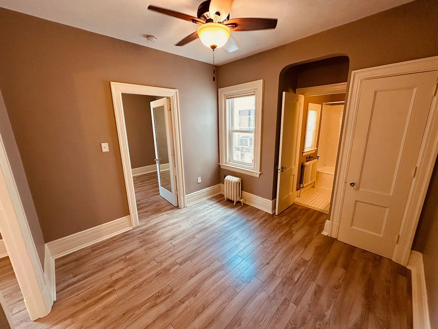 7 W Philadelphia Street, One Bedroom, Great Downtown Location — Photo 1