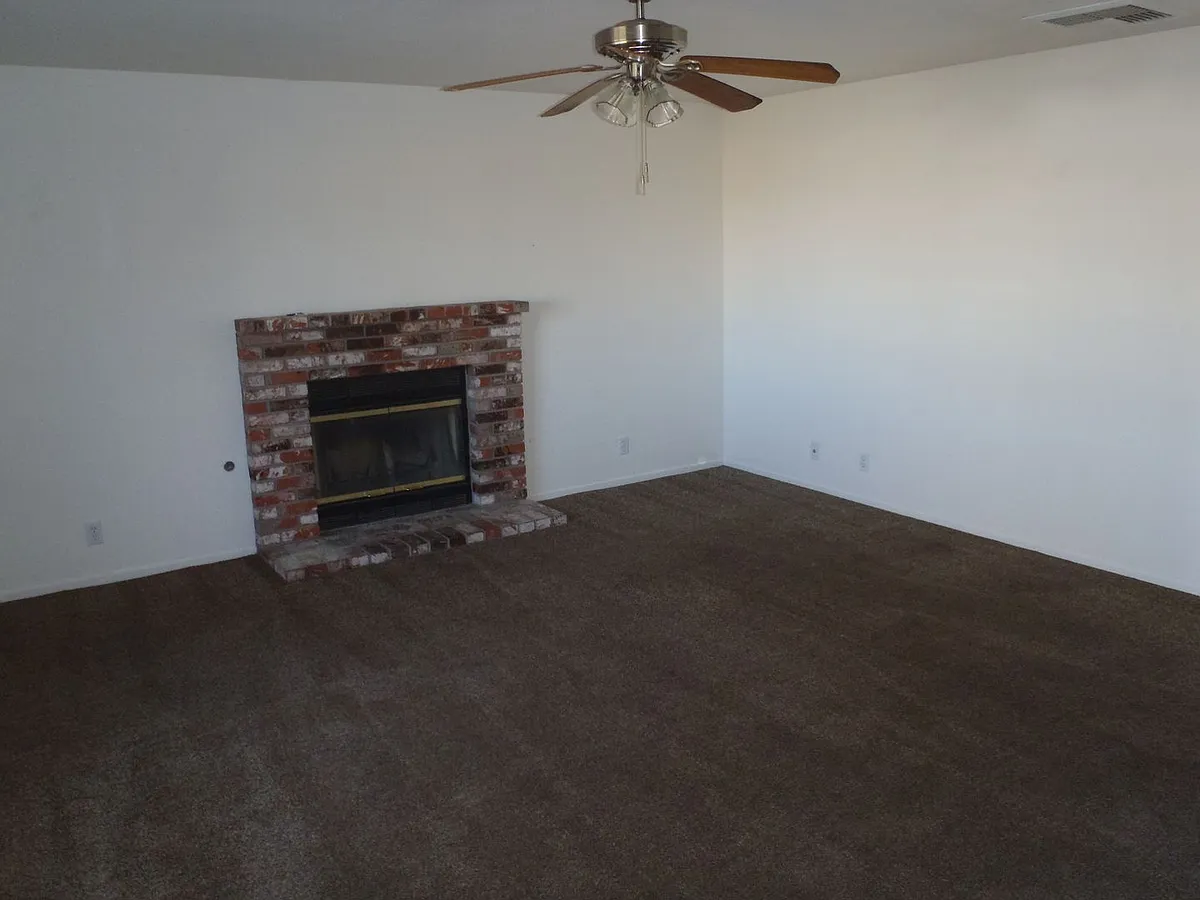 Photo 2 of 10 - 1429 S Farragut St - Ridgecrest, CA Building Photo - 1429 S Farragut St