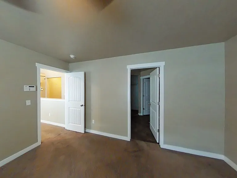 1071 W 530 N — Photo 21