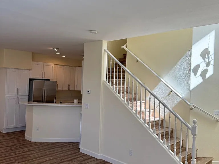 9737 Valmeyer Ave — Photo 10