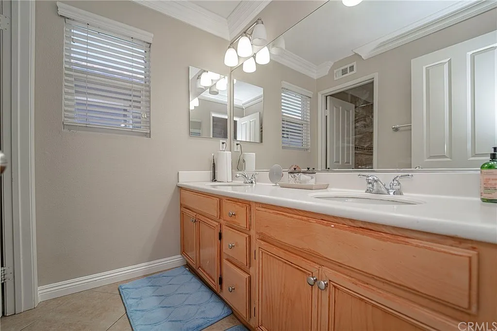143 Fernpine Ln — Photo 3