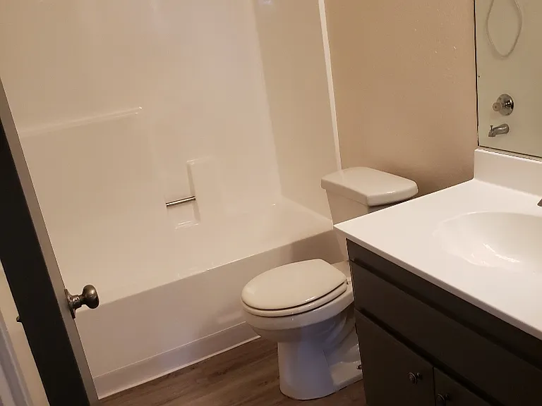 Lakehouse Apartments — Photo 44