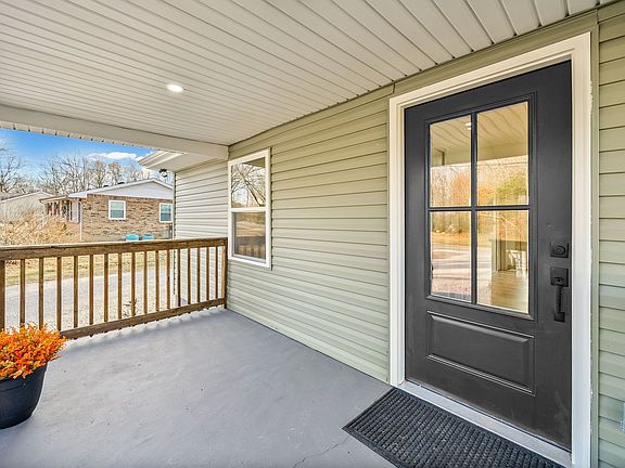 3rd image of 426 Eastside Dr