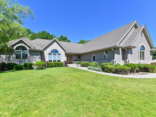 12945 West Lakeland DRIVE, New Berlin, WI 53151
