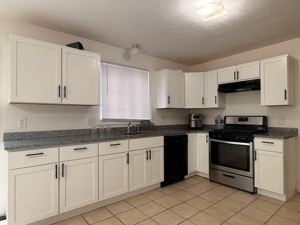 25 Travis St, Worcester, MA 01604