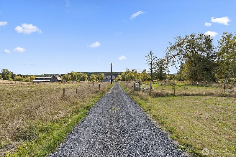 3rd image of 160 Lech Road