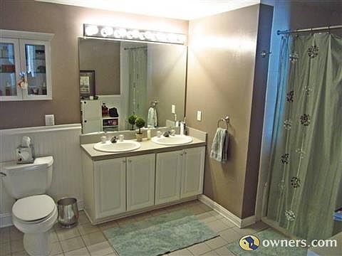 double vanity bathroom