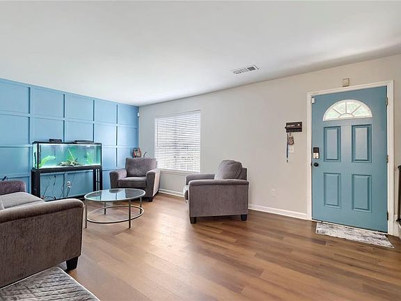 3rd image of 2203 Victoria Pl