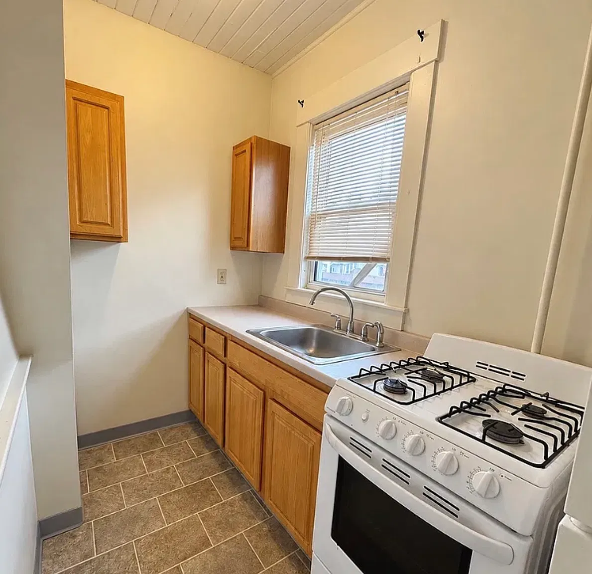 Studio, $1,595 — Photo 2