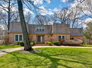 31 Oxford Dr, Lincolnshire, IL