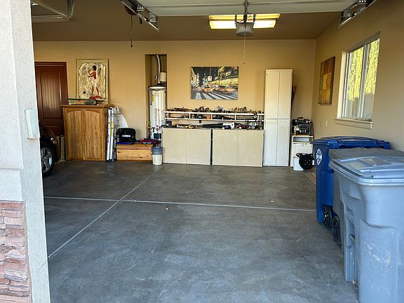 4th image of 2068 S Fairway Hills Dr