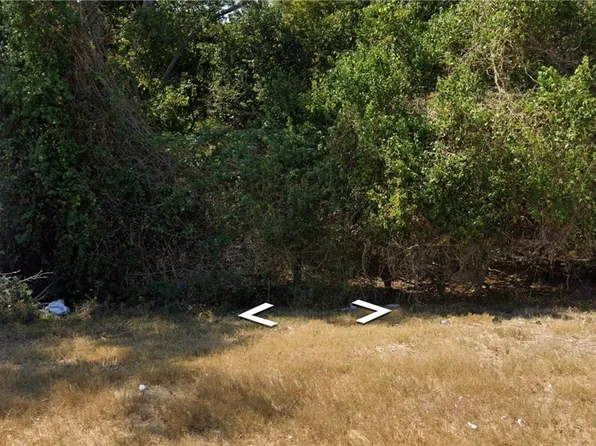 719 Water St, Gonzales, TX 78629
