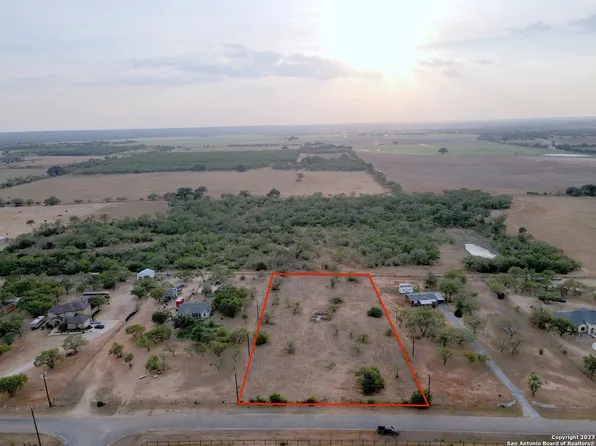 140 S View Dr LOT 25, Lytle, TX 78052