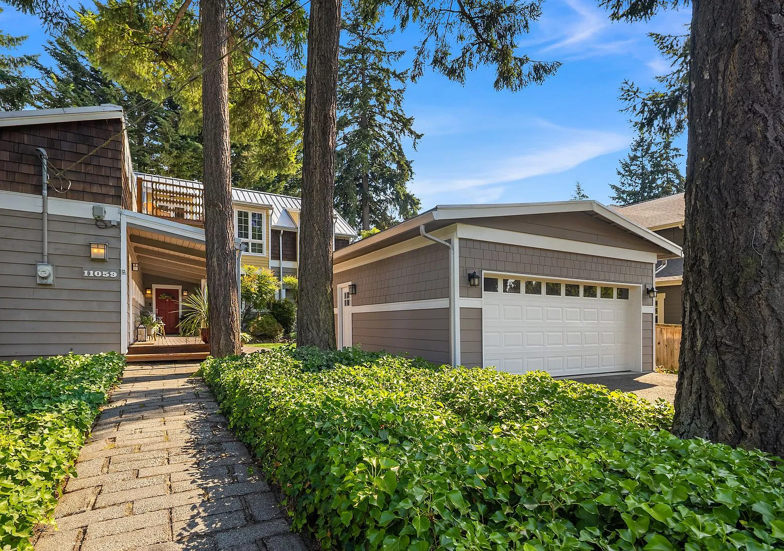 Spacious Enatai Home Near Lake Washington & Downtown Bellevue — Photo 1