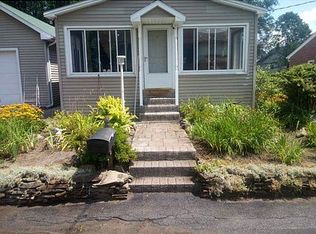 63 Willow Dr, Schenectady, NY 12303