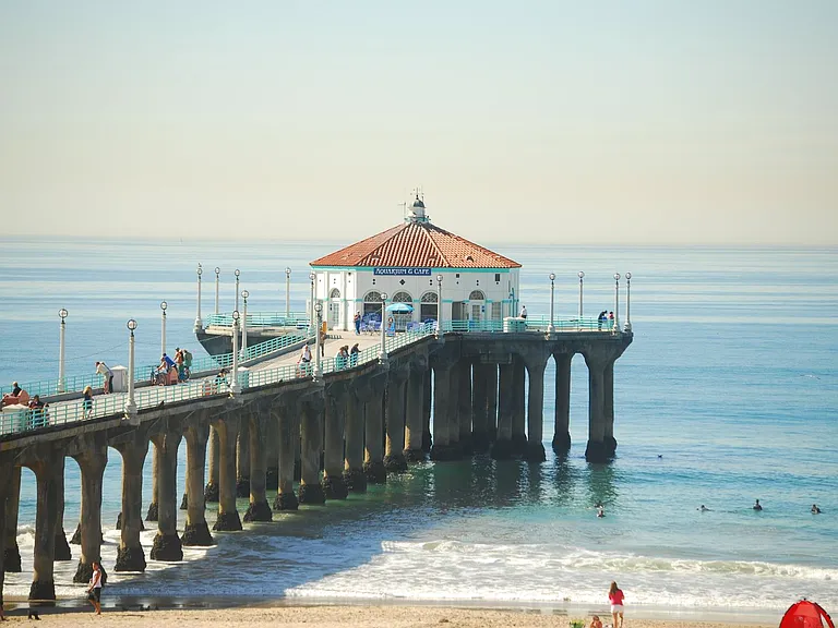 637 Manhattan Beach Blvd — Photo 14