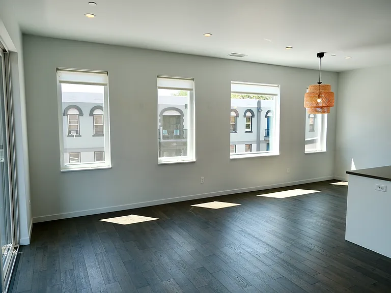 1300 N Ogden St #202 — Photo 2