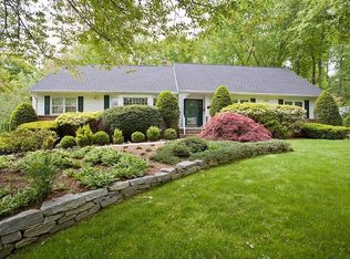 484 Weymouth Dr, Wyckoff, NJ 07481