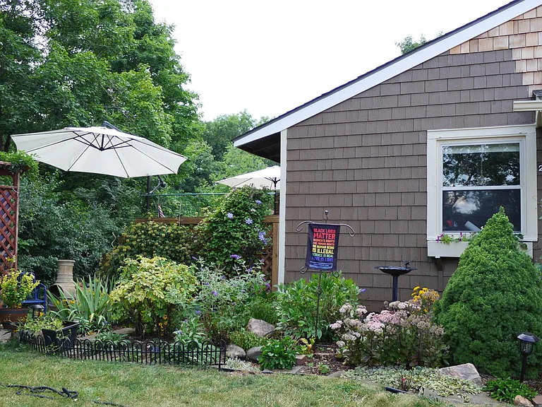 2362 Parkwood Ave — Photo 24