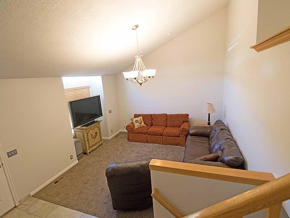4 Front Room View 3_11012017