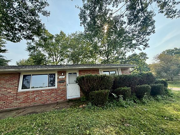 3rd image of 137 Main Ct
